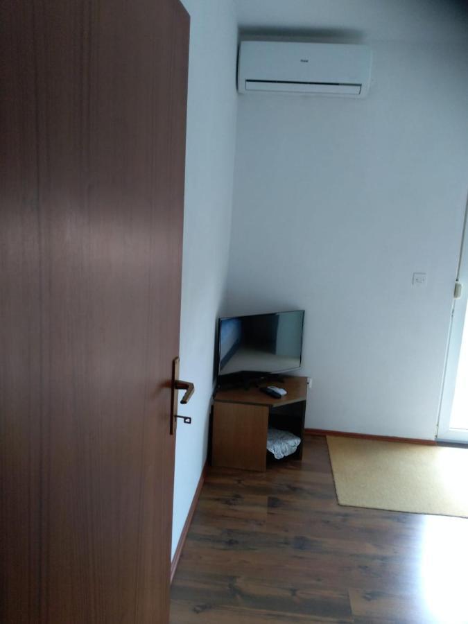 Midnight Appartement Ražanac Buitenkant foto